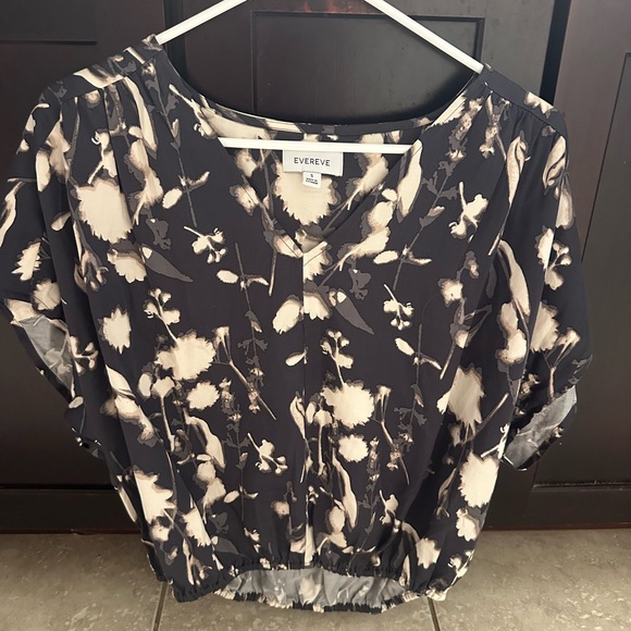 Evereve Tops - Evereve Black and Cream Floral Blouse